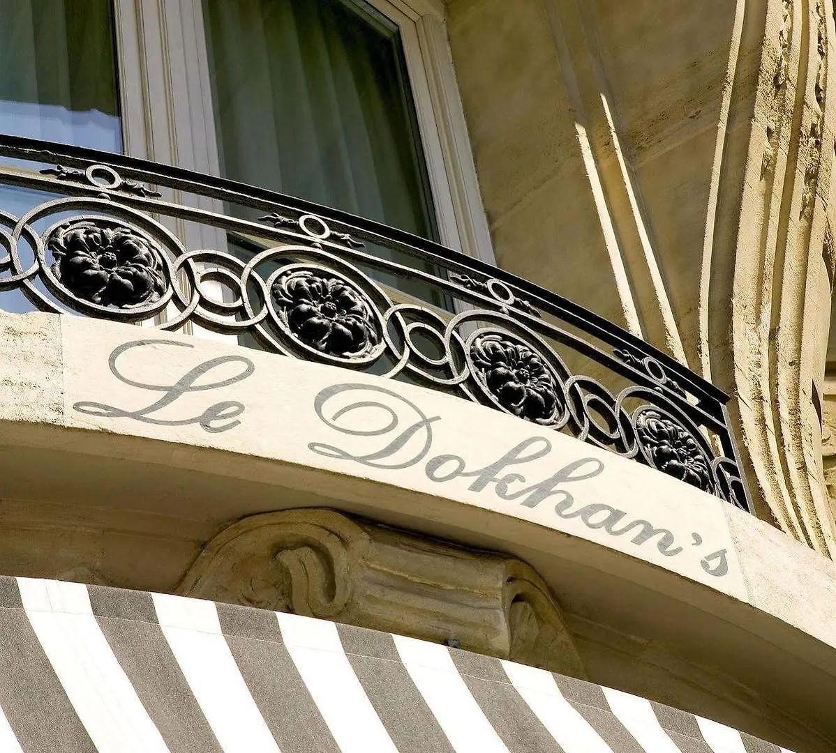 Hotel Le Dokhan's Arc De Triomphe, A Tribute Portfolio