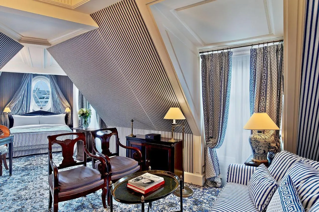 Hotel Le Dokhan's Arc De Triomphe, A Tribute Portfolio