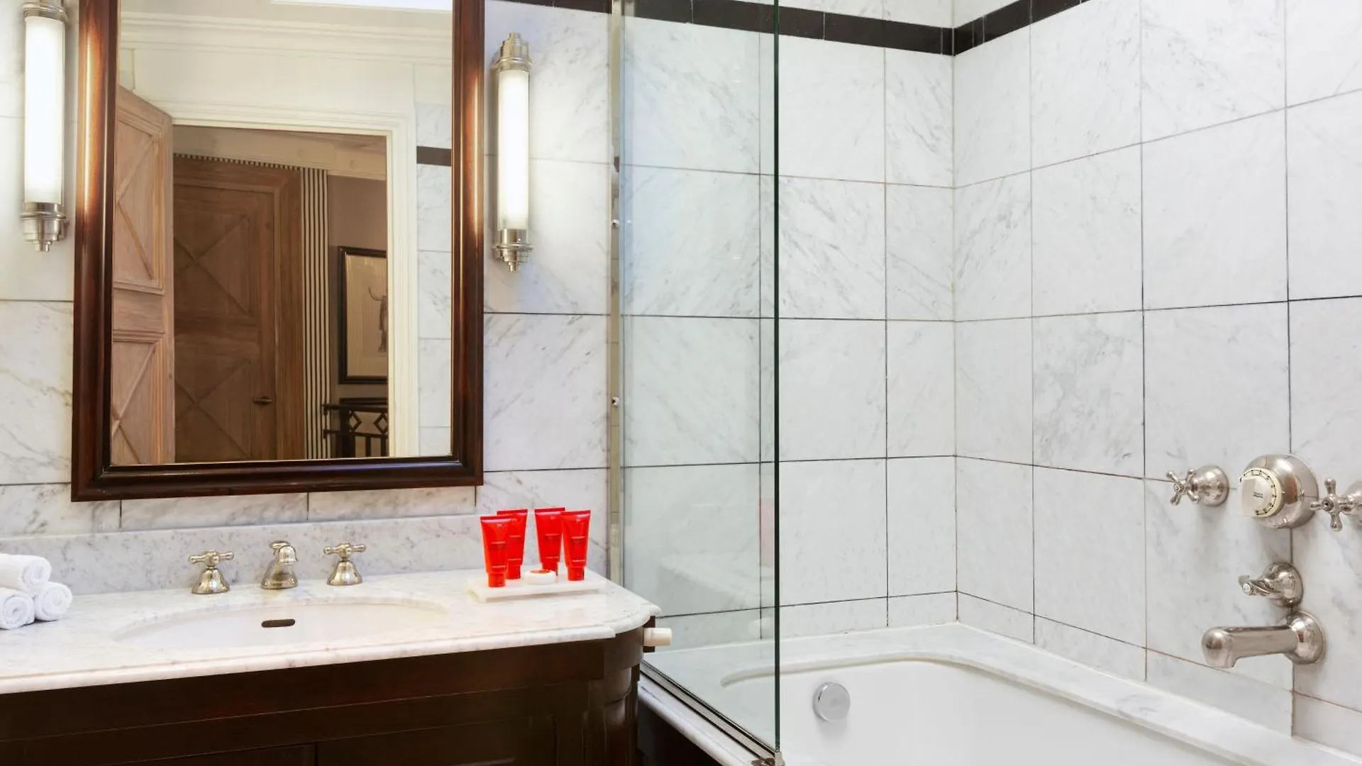 Hotel Le Dokhan's Arc De Triomphe, A Tribute Portfolio 5*