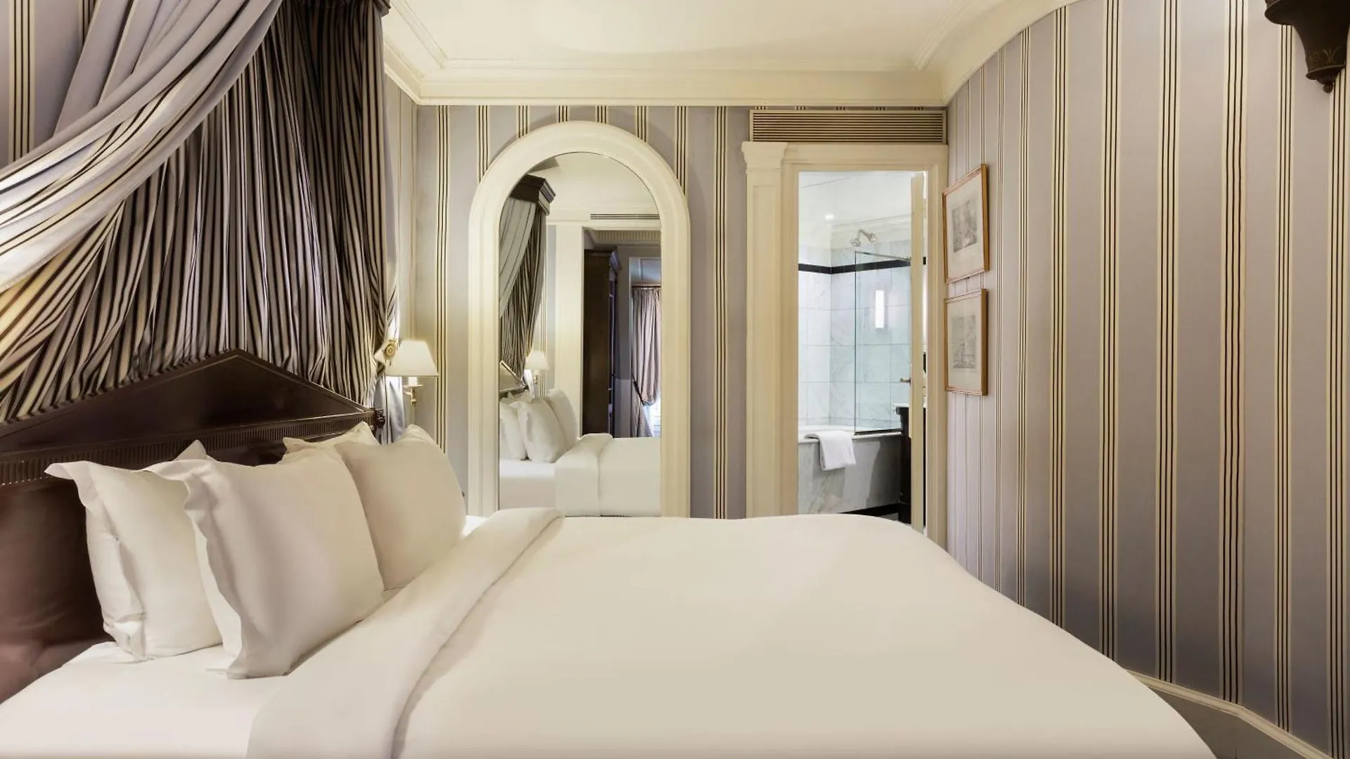 Hotel Le Dokhan's Arc De Triomphe, A Tribute Portfolio